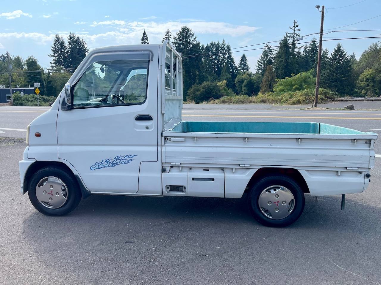 2000 Mitsubishi Minicab Special Edition RWD, PS, AC, Automatic, Rare!