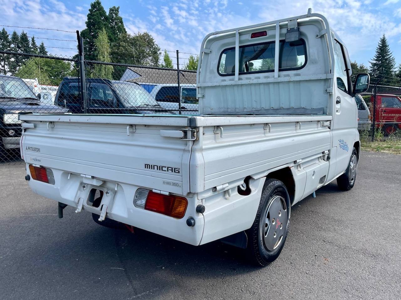 2000 Mitsubishi Minicab Special Edition RWD, PS, AC, Automatic, Rare!