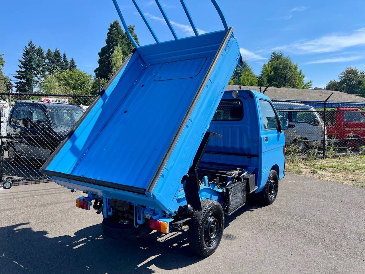 1998 Daihatsu Hi-Jet Scissor Dump 4WD 2Hi-4Hi-4Lo AC 5MT, Difflock