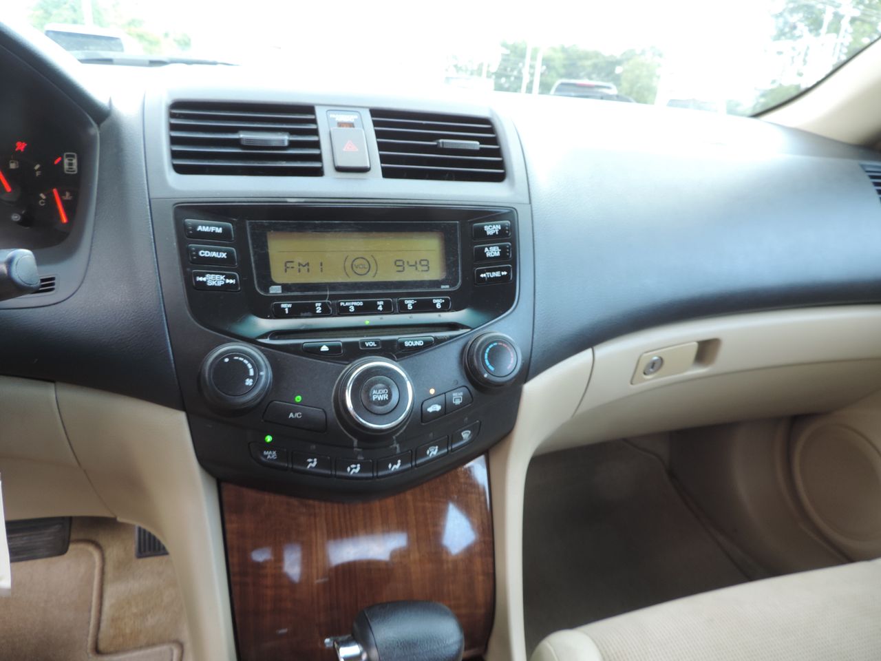 2004 Honda Accord LX Coupe AT 