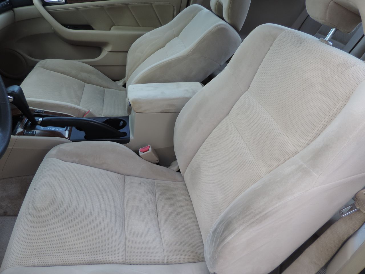 2004 Honda Accord LX Coupe AT 