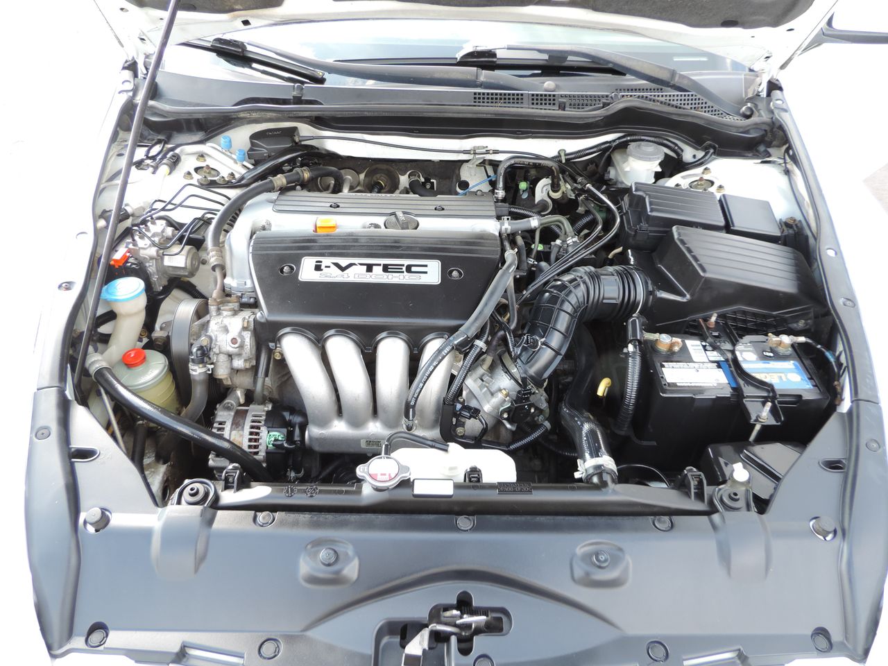 2004 Honda Accord LX Coupe AT 