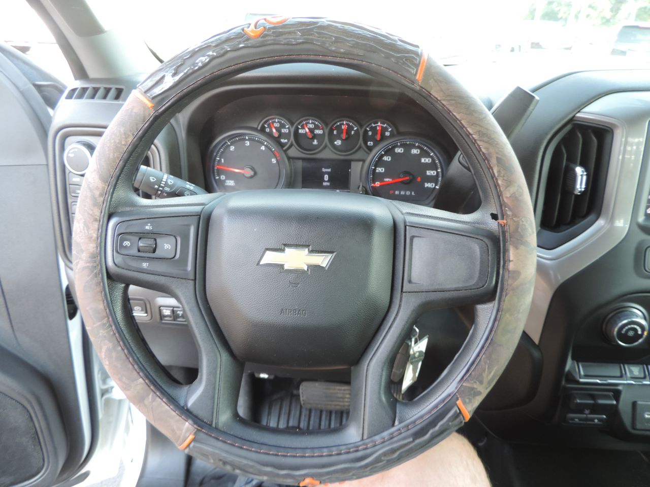 2023 Chevrolet Silverado 3500HD Crew Cab W/T Flatbed DRW 4WD