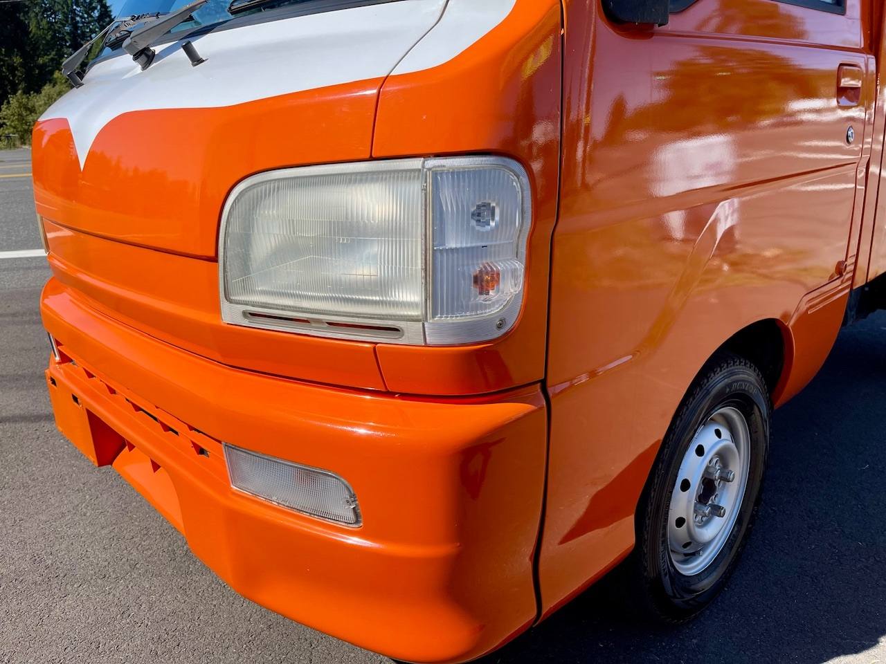 2000 Daihatsu Hi-Jet Hi-Roof Mobile Kitchen 2WD, AC, PS, Automatic