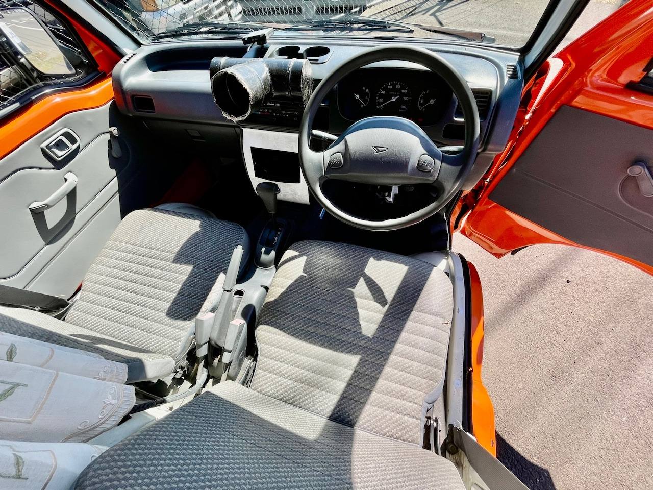 2000 Daihatsu Hi-Jet Hi-Roof Mobile Kitchen 2WD, AC, PS, Automatic