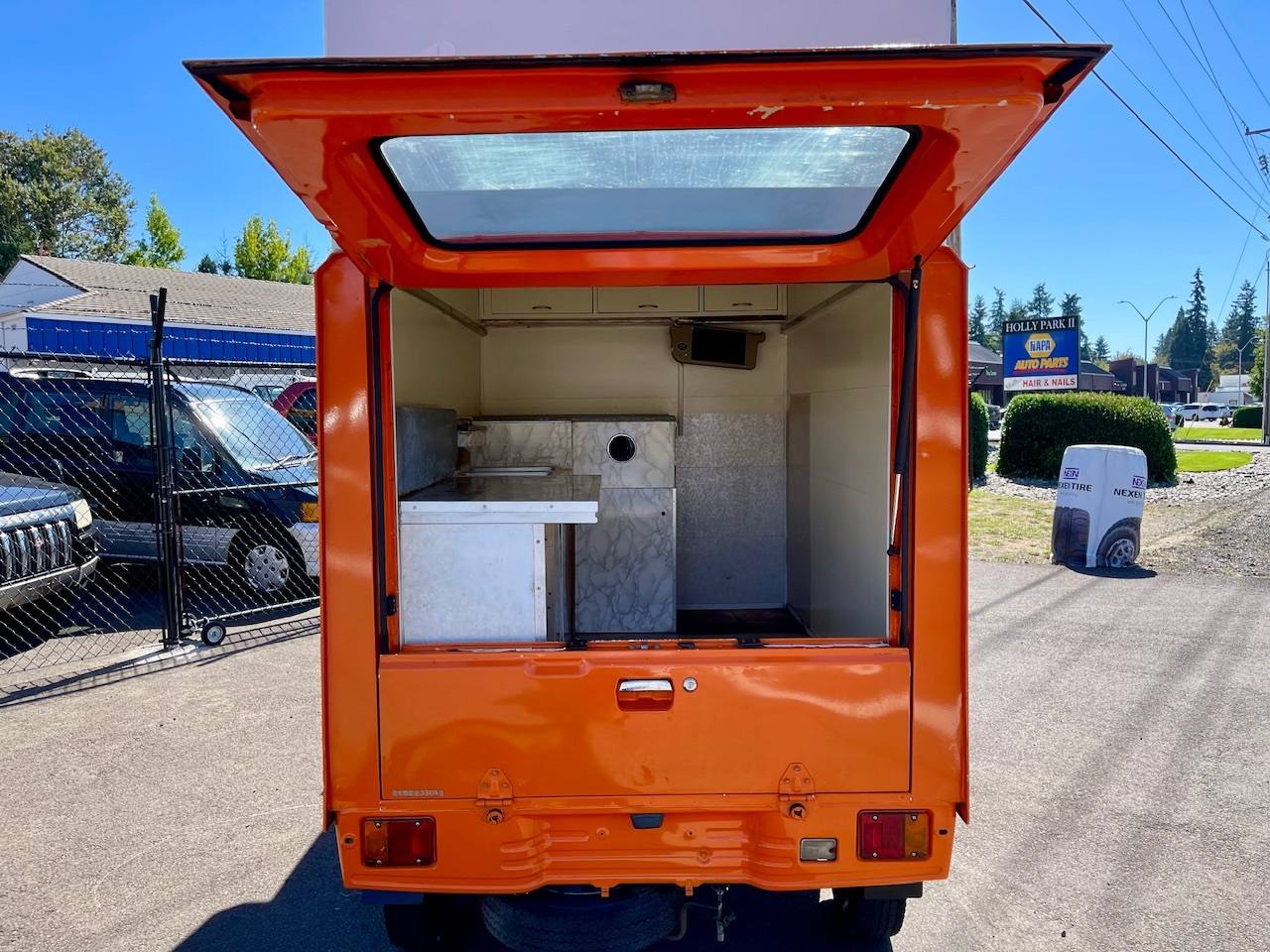2000 Daihatsu Hi-Jet Hi-Roof Mobile Kitchen 2WD, AC, PS, Automatic
