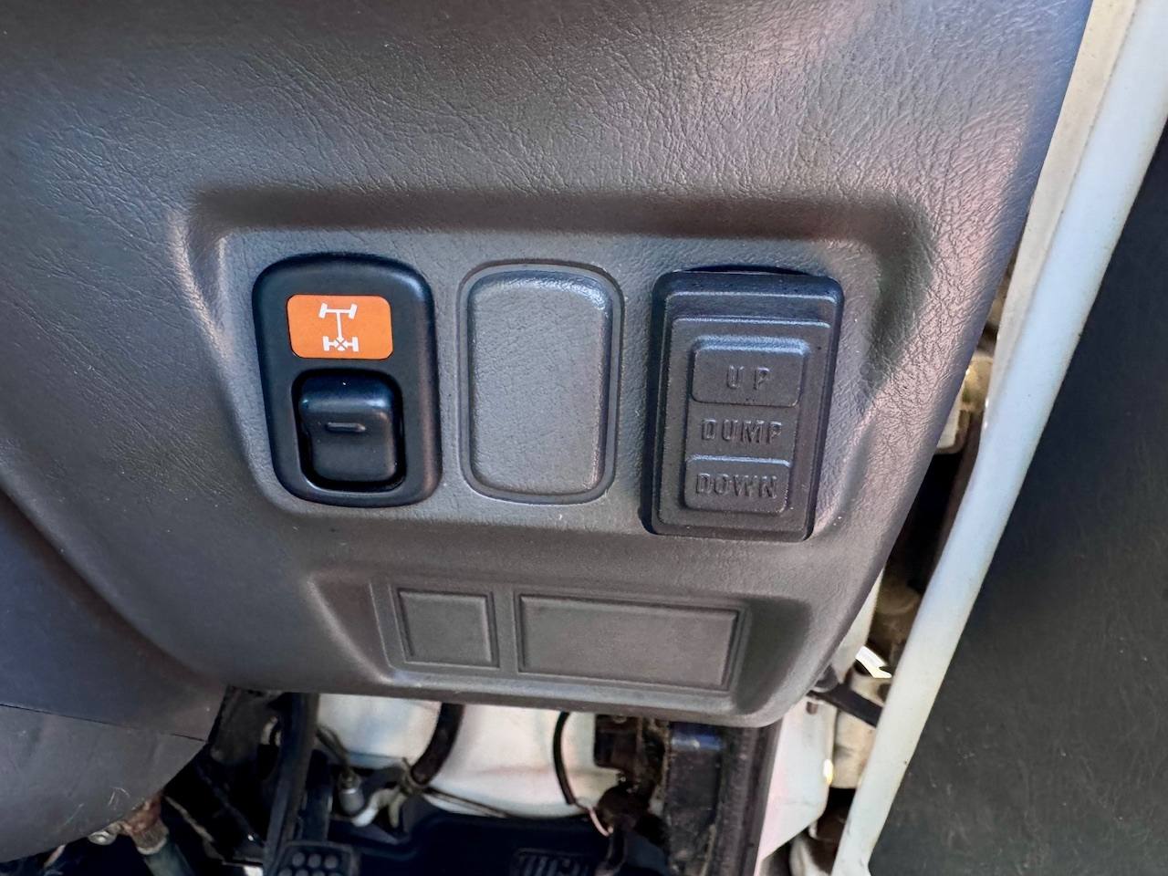 1997 Daihatsu Hi-Jet Low Dump 4WD, 2Hi-4Hi-4Lo, AC 5MT Difflock