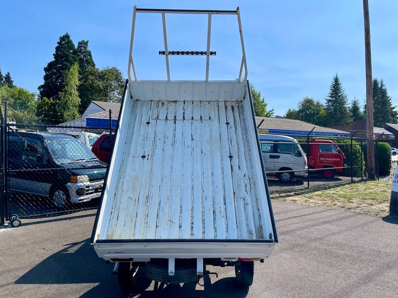 1992 Mitsubishi Minicab SD Dump 4WD, 2Hi-4Hi,4Lo, 4MT, LSD
