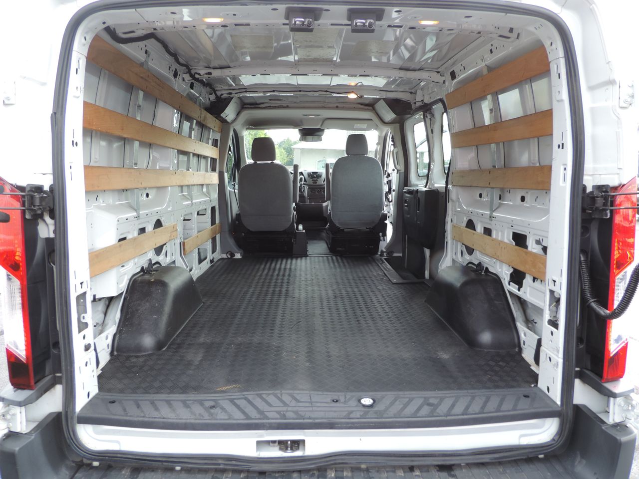 2016 Ford Transit 250 Van Low Roof 60/40 Pass.130-in. WB