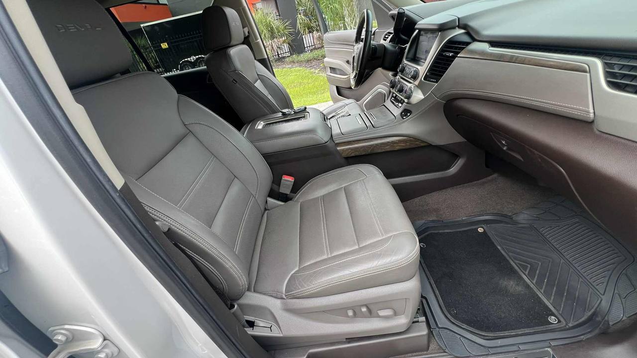2018 GMC Yukon XL Denali 4WD image 11