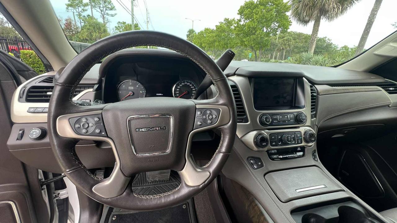 2018 GMC Yukon XL Denali 4WD image 8