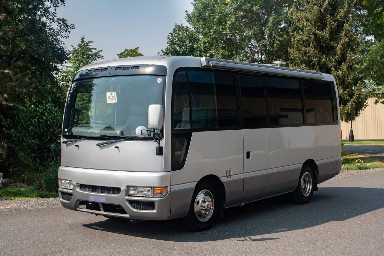 2000 Nissan Civilian Touring 9-Pass Camper  4.2L Diesel, Dually, Auto