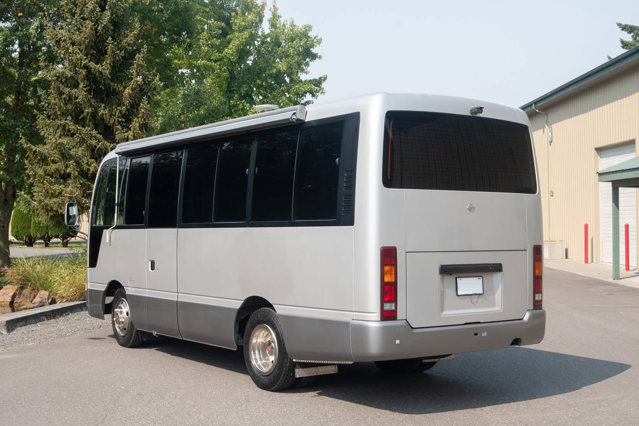 2000 Nissan Civilian Touring 9-Pass Camper  4.2L Diesel, Dually, Auto