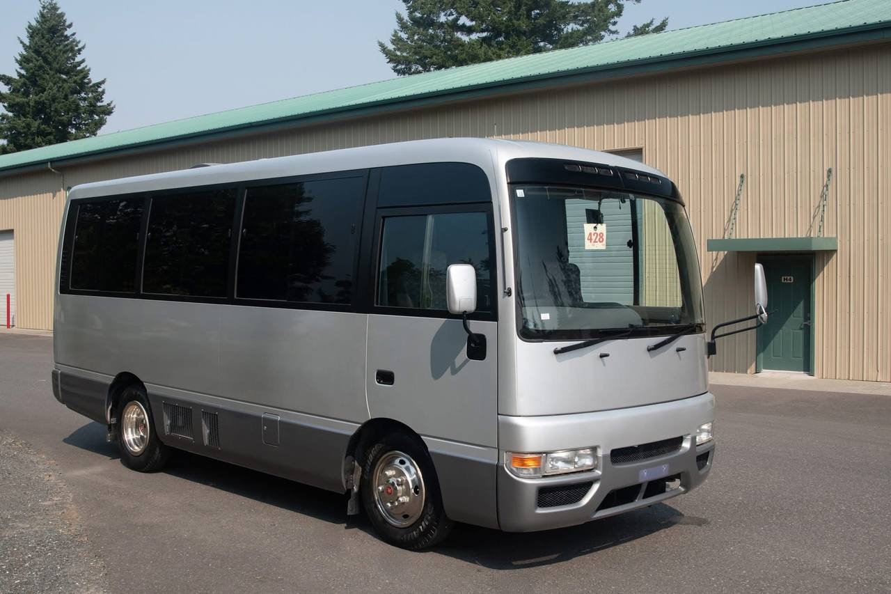 2000 Nissan Civilian Touring 9-Pass Camper  4.2L Diesel, Dually, Auto