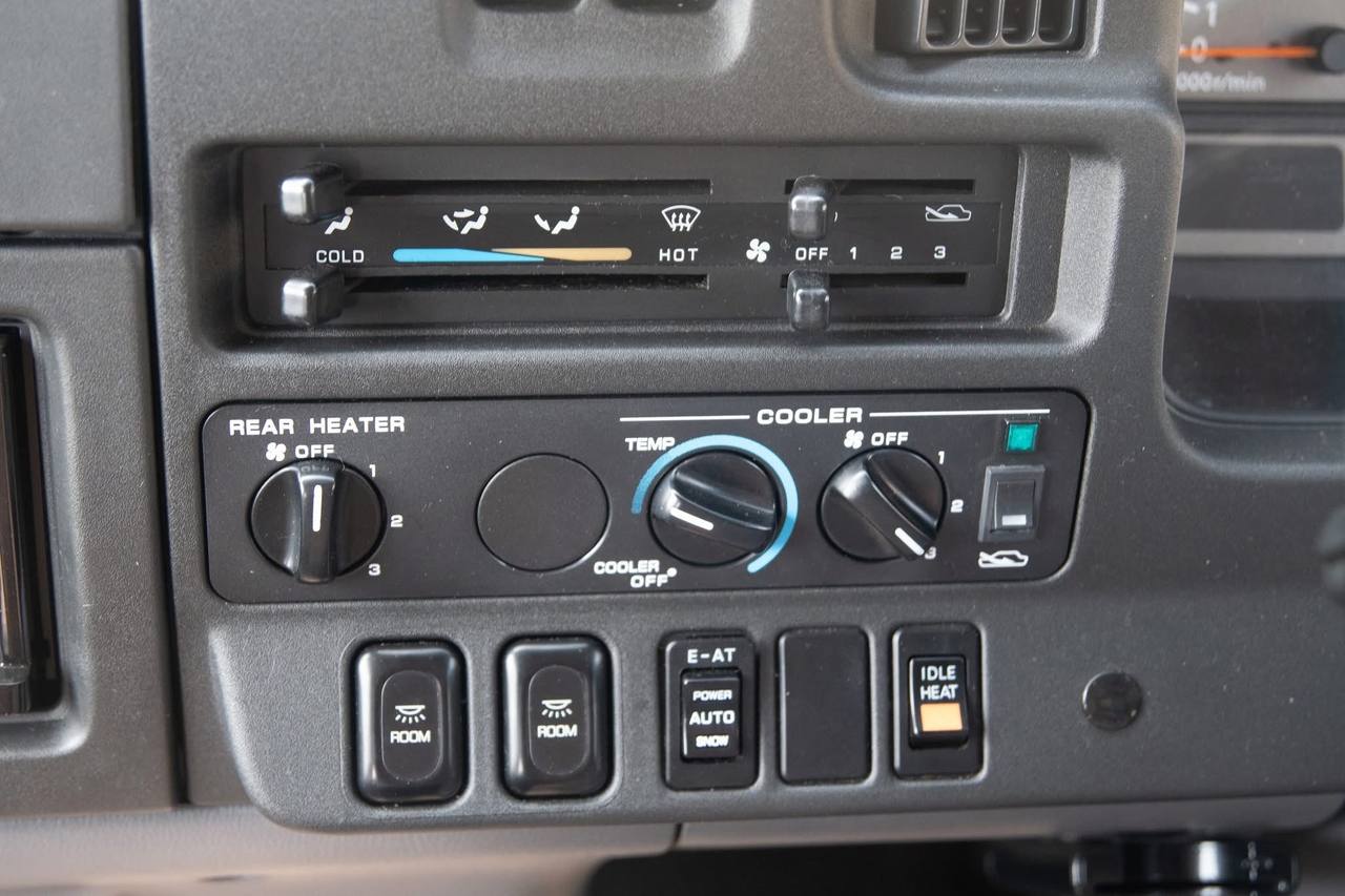 2000 Nissan Civilian Touring 9-Pass Camper  4.2L Diesel, Dually, Auto