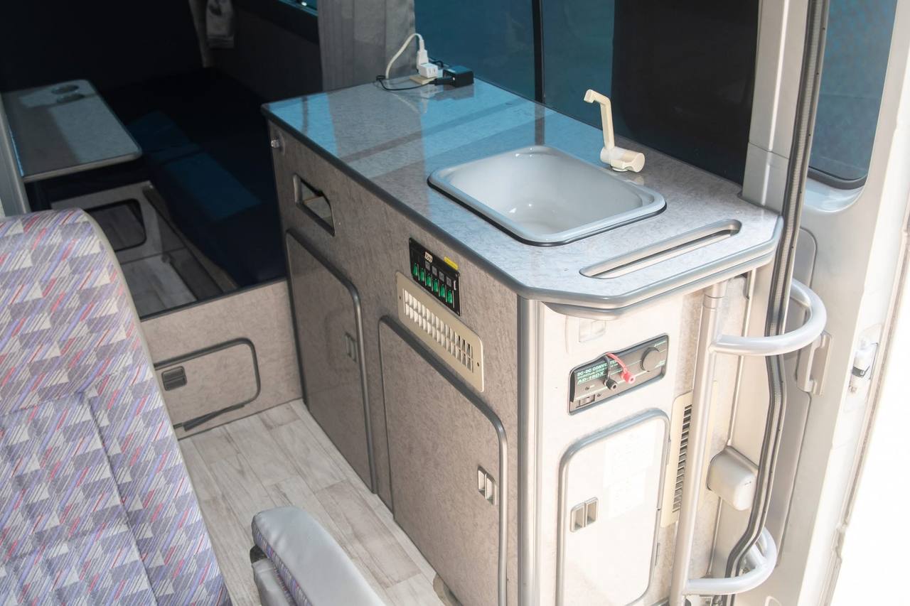 2000 Nissan Civilian Touring 9-Pass Camper  4.2L Diesel, Dually, Auto