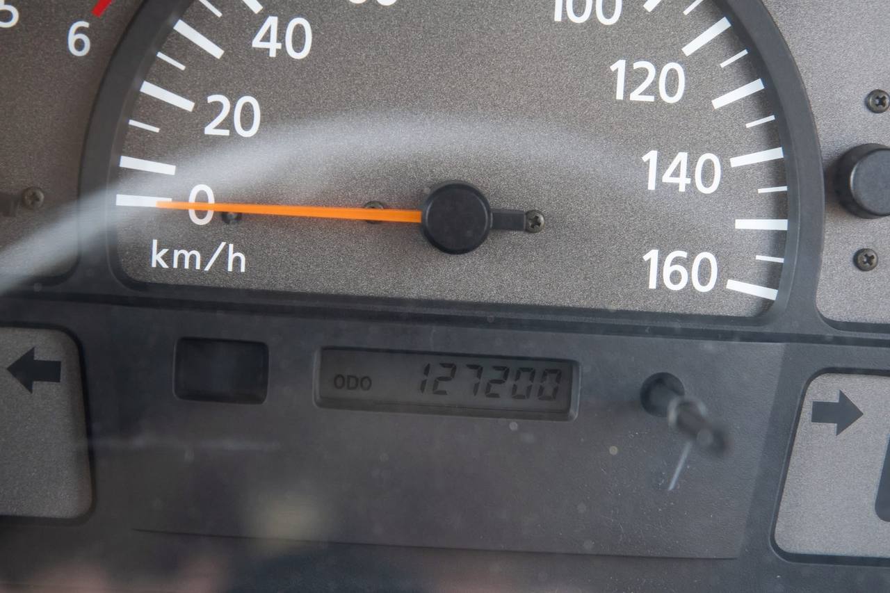 2000 Nissan Civilian Touring 9-Pass Camper  4.2L Diesel, Dually, Auto