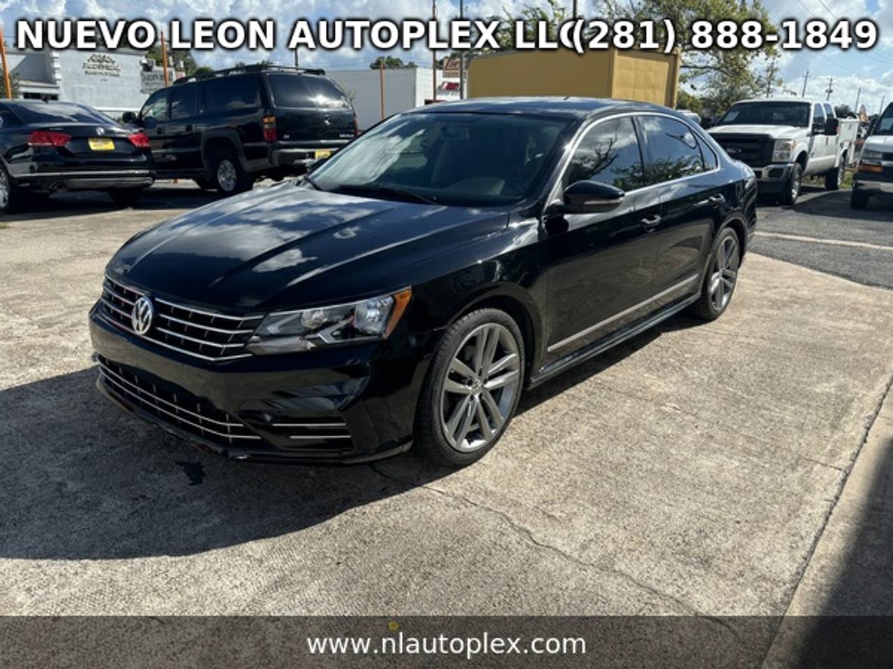 2016 Volkswagen Passat R-LINE