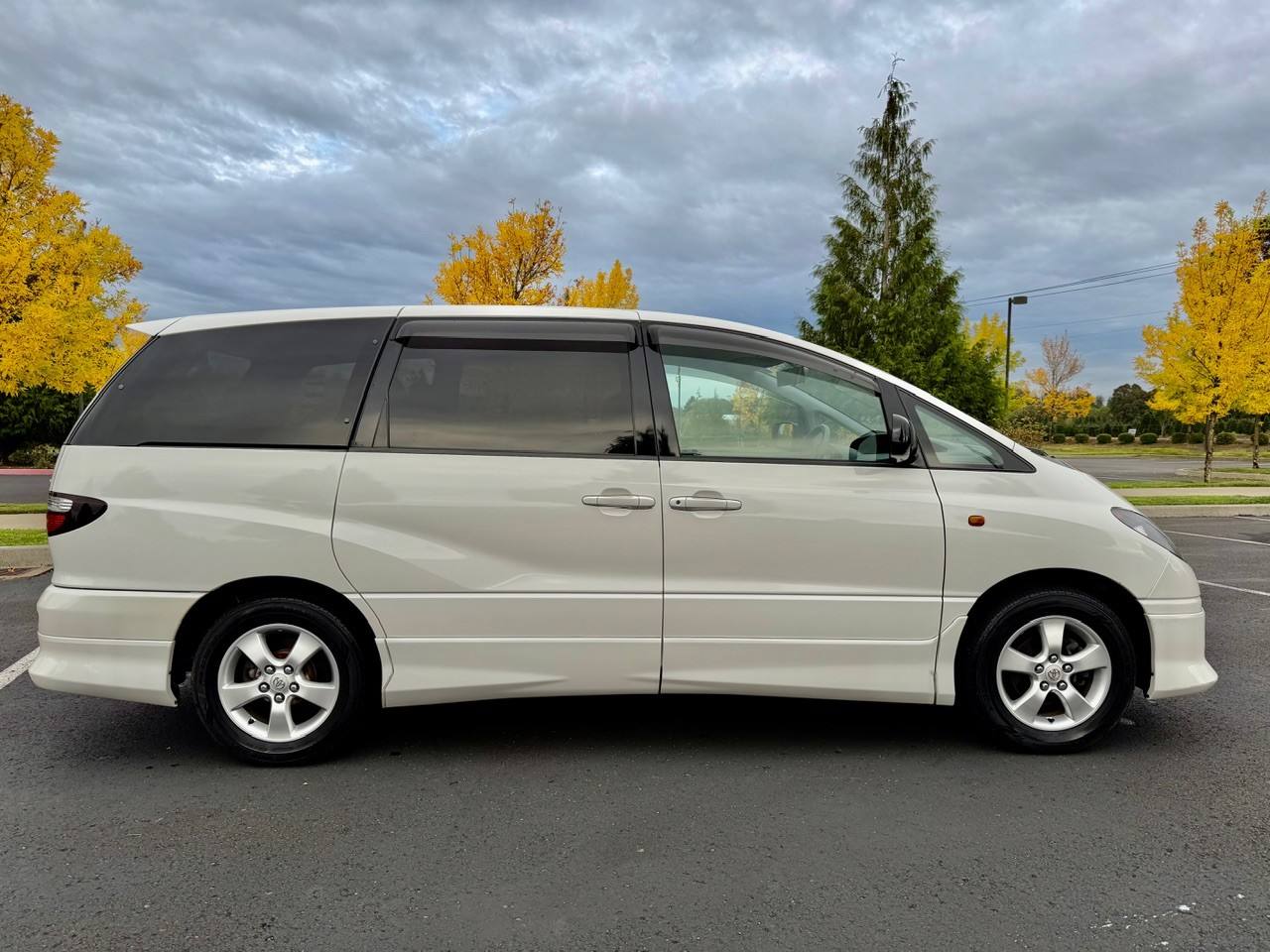 2000 Toyota Estima Aeras FWD, PW, PL, PS, AC, 8-Pass, Automatic