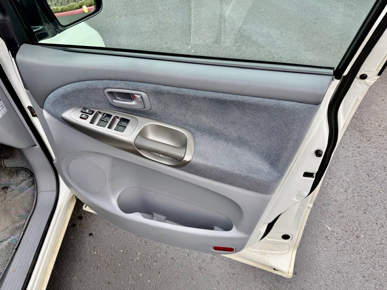 2000 Toyota Estima Aeras FWD, PW, PL, PS, AC, 8-Pass, Automatic