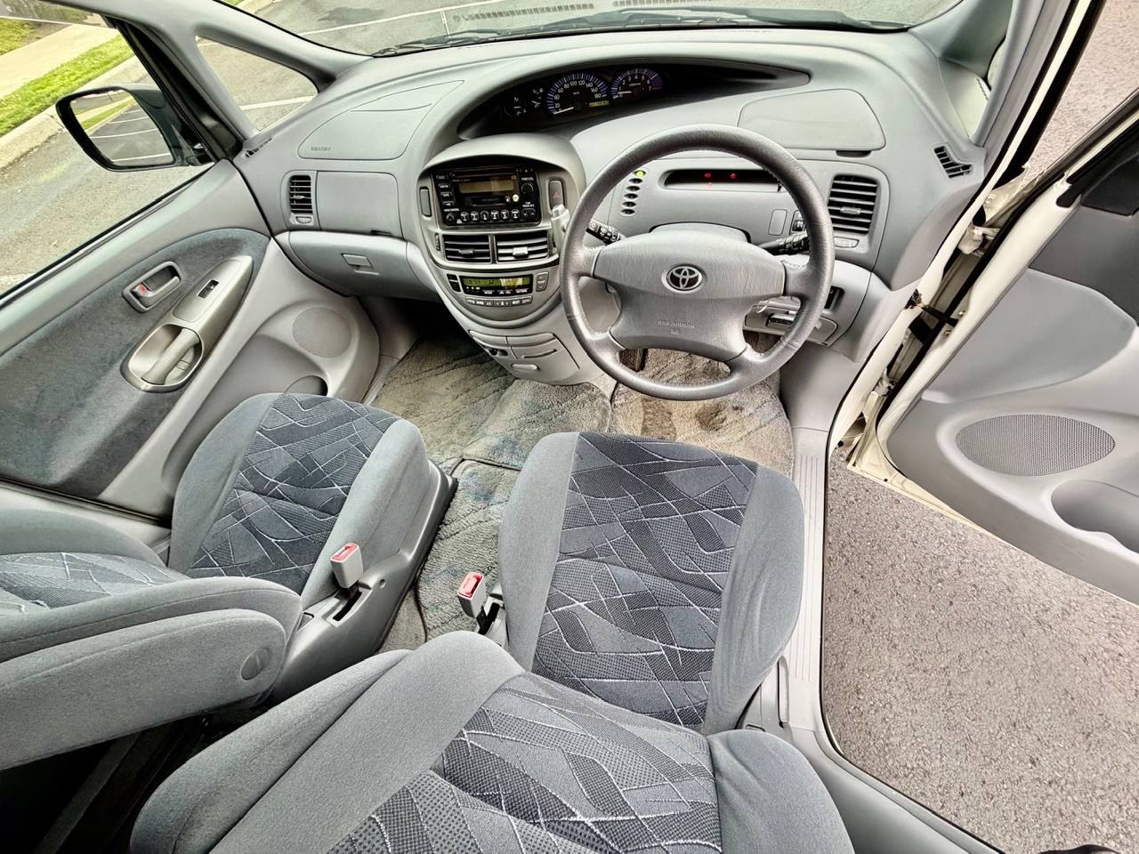 2000 Toyota Estima Aeras FWD, PW, PL, PS, AC, 8-Pass, Automatic