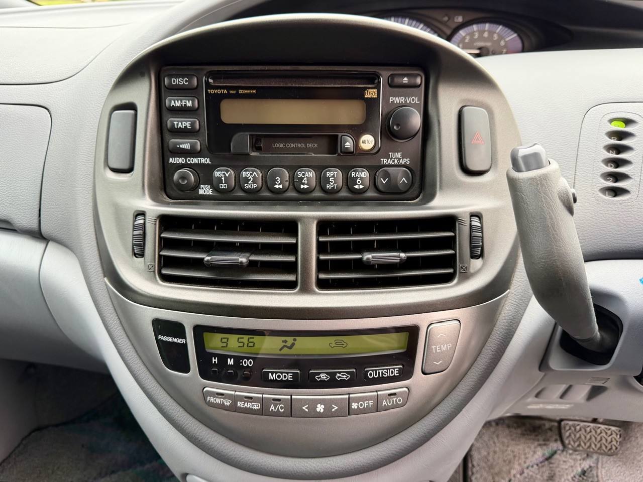 2000 Toyota Estima Aeras FWD, PW, PL, PS, AC, 8-Pass, Automatic