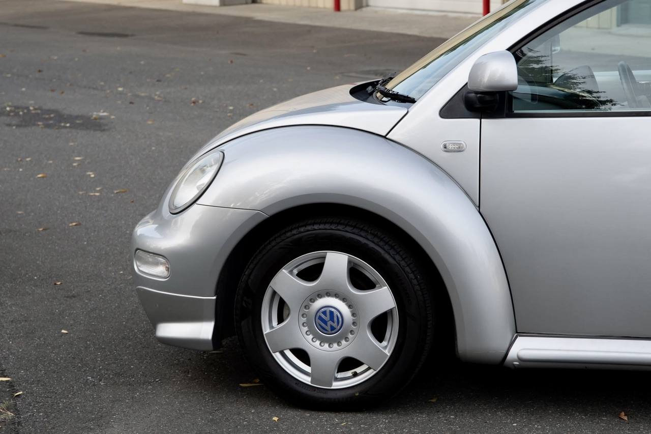 2000 Volkswagon New Beetle FWD, PW, PL, PS, AC, Automatic