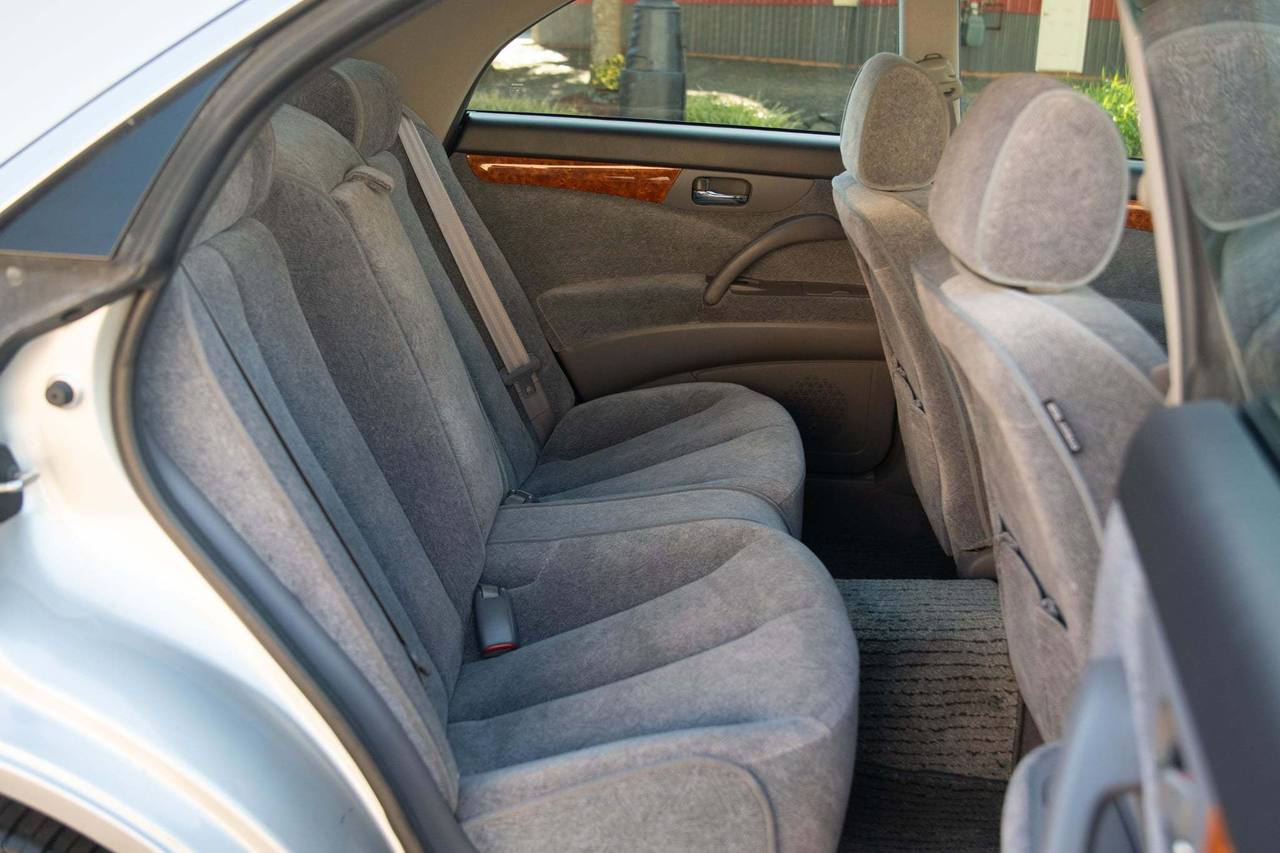 2000 Nissan Gloria Ultima 300 Turbo RWD, PW, PL, PS, Automatic