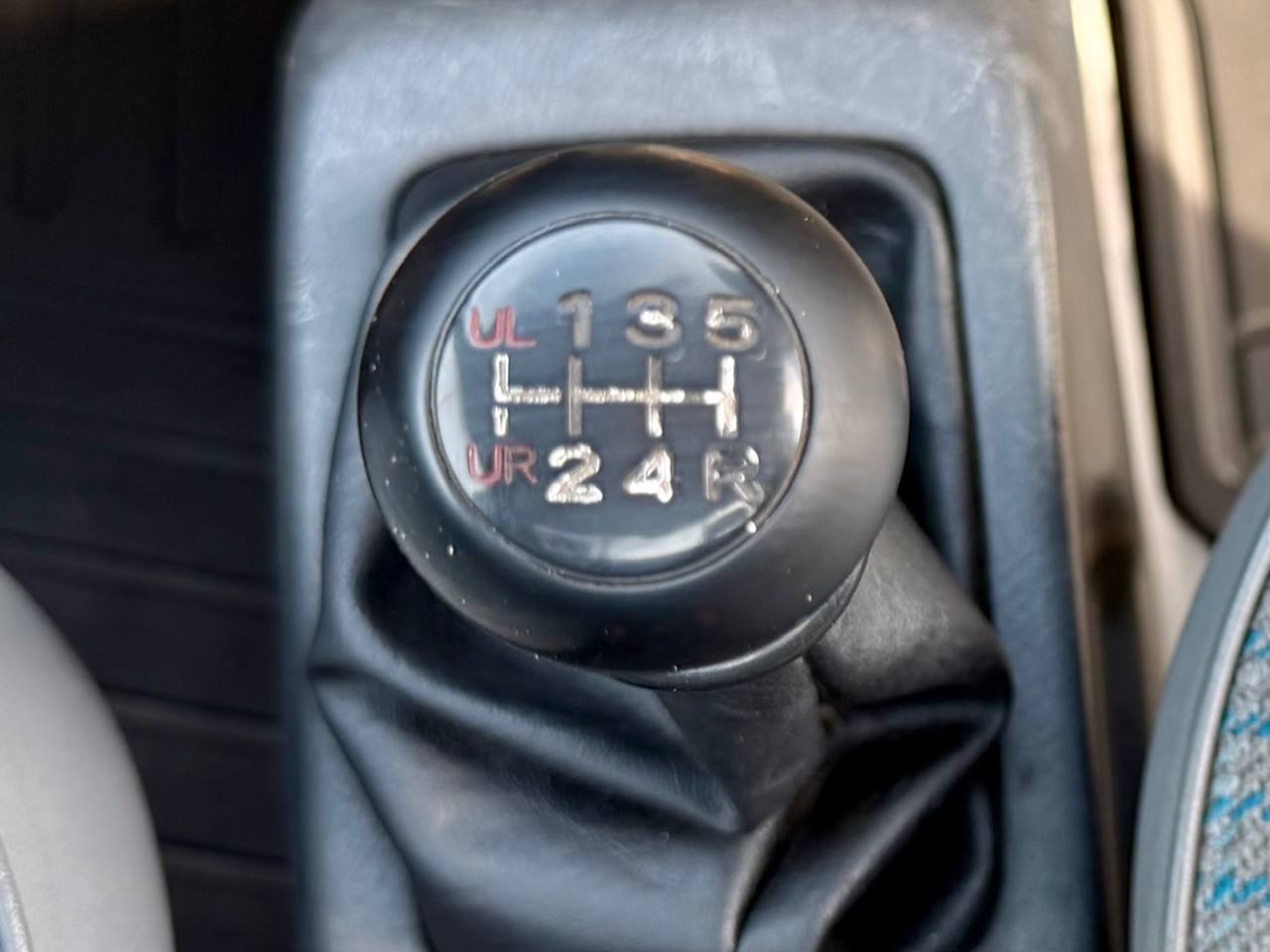 2000 Honda Acty Attack EFI 4WD, AC, PS, 5MT, Airbag, Diff Lock