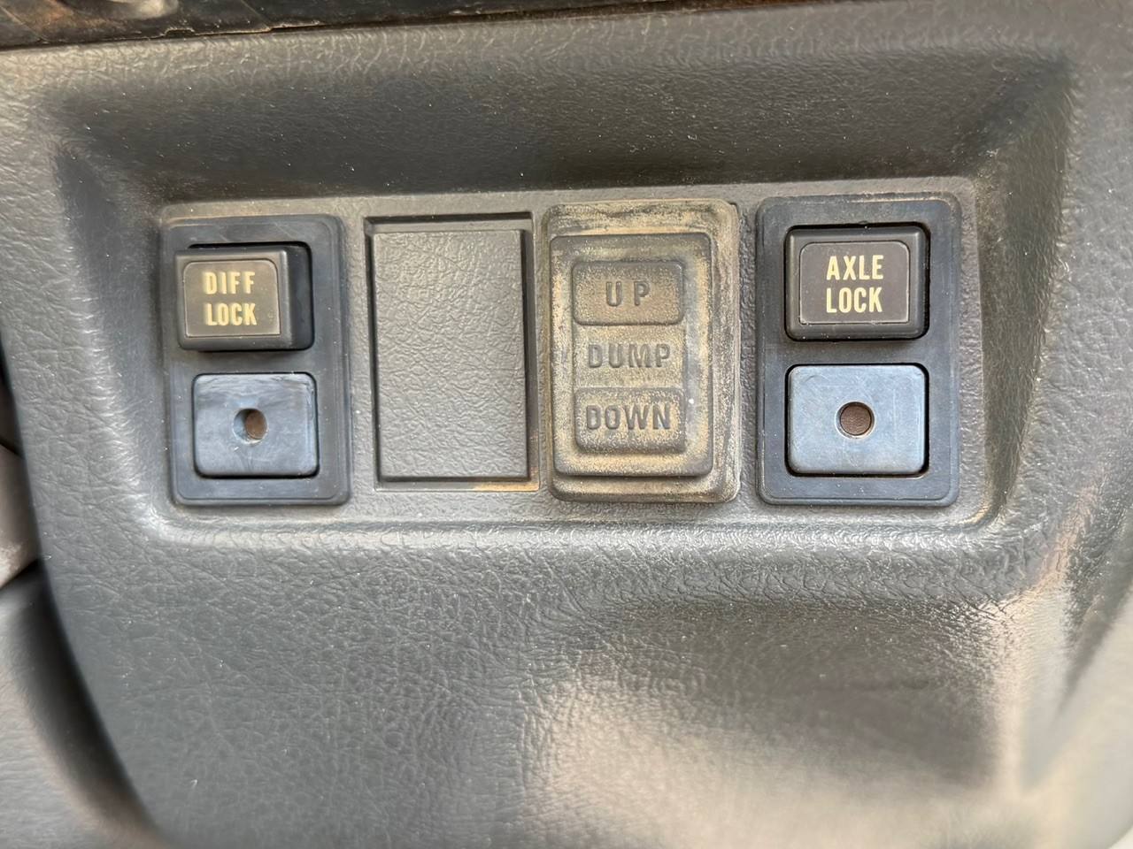 1994 Suzuki Carry SD Dump 4WD, 2Hi-4Hi-4Lo, 4MT, Diff Lock, Like New