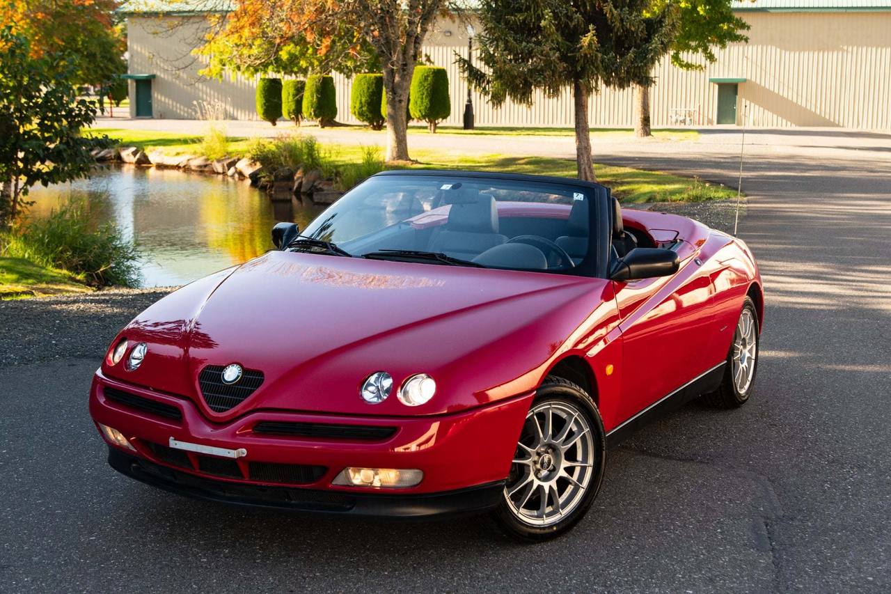 1996 Alfa Romeo Spider Twin Spark FWD, PS, PW, PL, AC, 5MT, Convertible