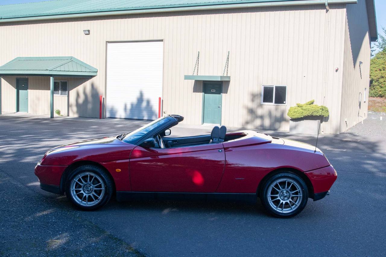 1996 Alfa Romeo Spider Twin Spark FWD, PS, PW, PL, AC, 5MT, Convertible