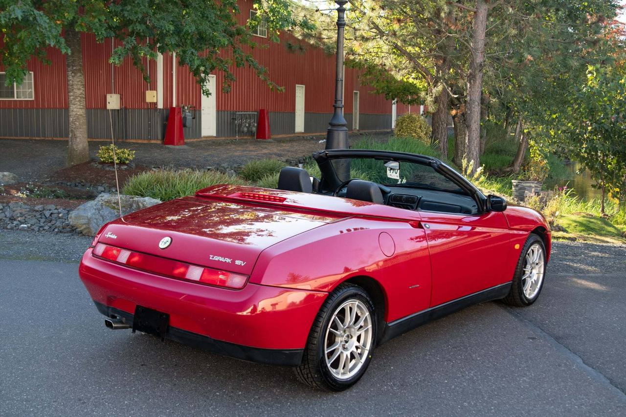 1996 Alfa Romeo Spider Twin Spark FWD, PS, PW, PL, AC, 5MT, Convertible