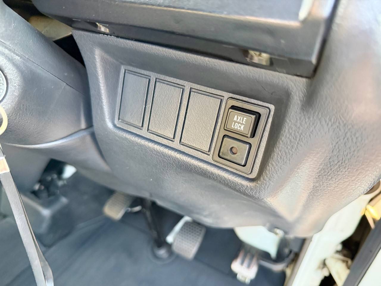 1995 Suzuki Carry 4WD, 2Hi-4Hi-4Lo, 4MT, Like New!