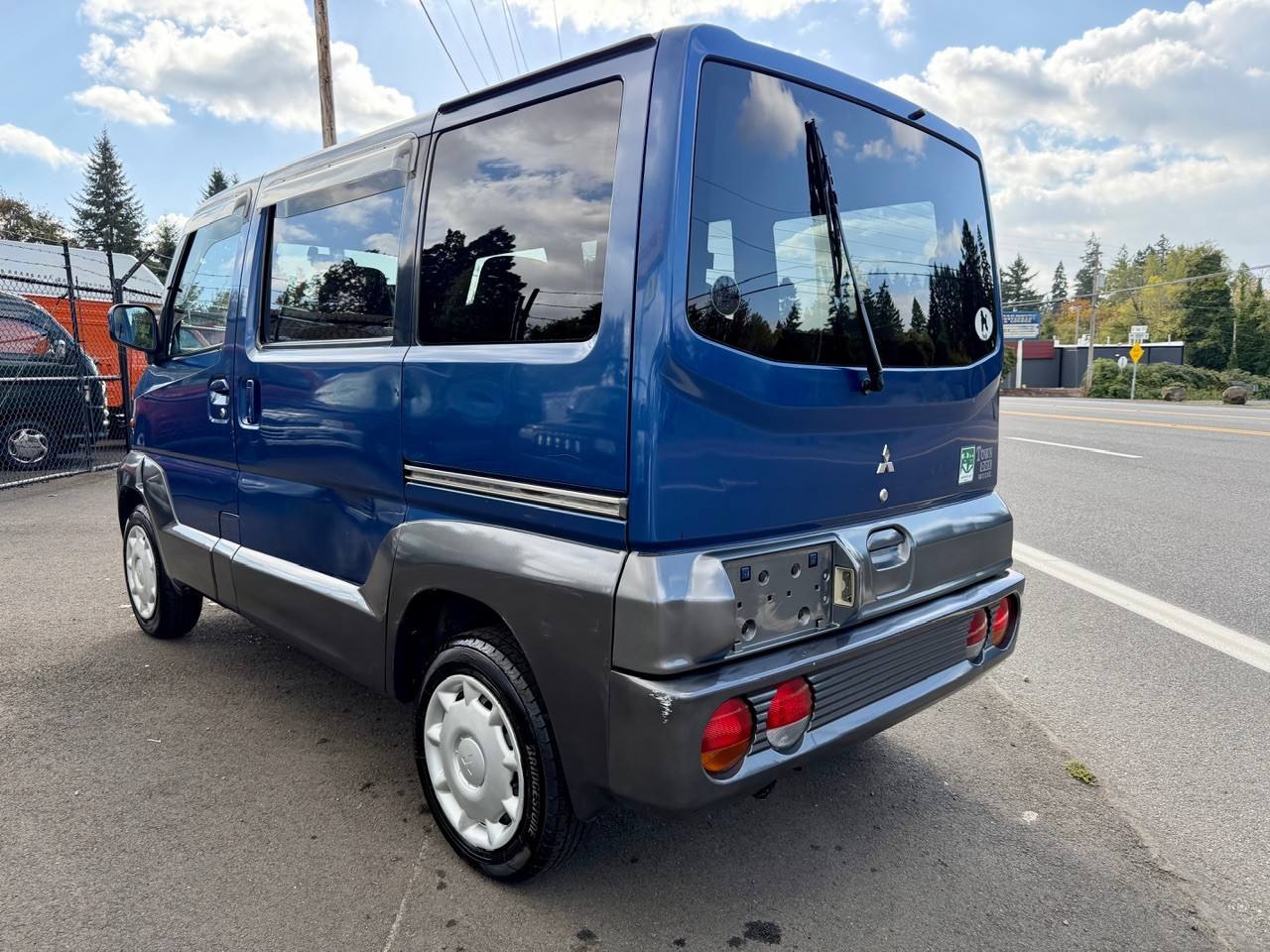 1999 Mitsubishi Town Box Wide EFI, 1100cc, 2WD, PS, PW, PL, Auto