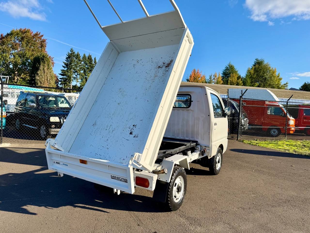 1991 Mitsubishi Minicab PTO HD Dump 4WD, 2Hi-4Hi-4Lo, 4MT, Like New
