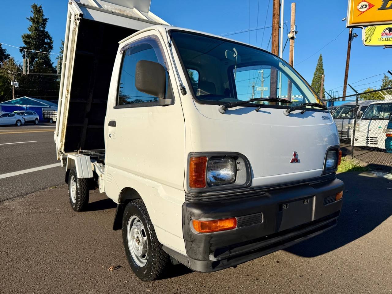 1996 Mitsubishi Minicab HD Dump 4WD, 2Hi-4Hi-4Lo, 5MT
