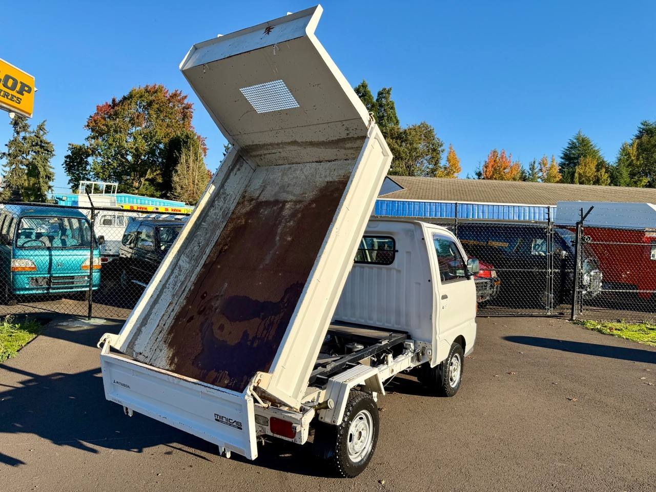 1996 Mitsubishi Minicab HD Dump 4WD, 2Hi-4Hi-4Lo, 5MT
