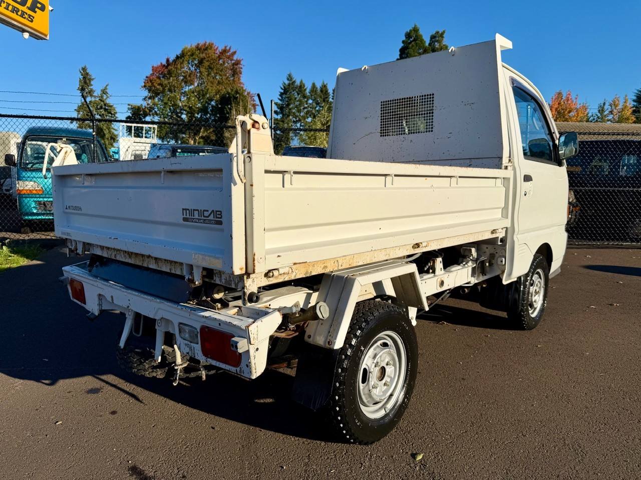 1996 Mitsubishi Minicab HD Dump 4WD, 2Hi-4Hi-4Lo, 5MT