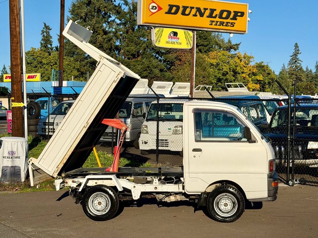 1996 Mitsubishi Minicab HD Dump 4WD, 2Hi-4Hi-4Lo, 5MT