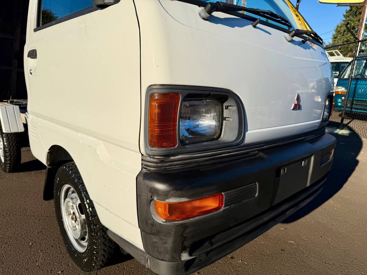 1996 Mitsubishi Minicab HD Dump 4WD, 2Hi-4Hi-4Lo, 5MT