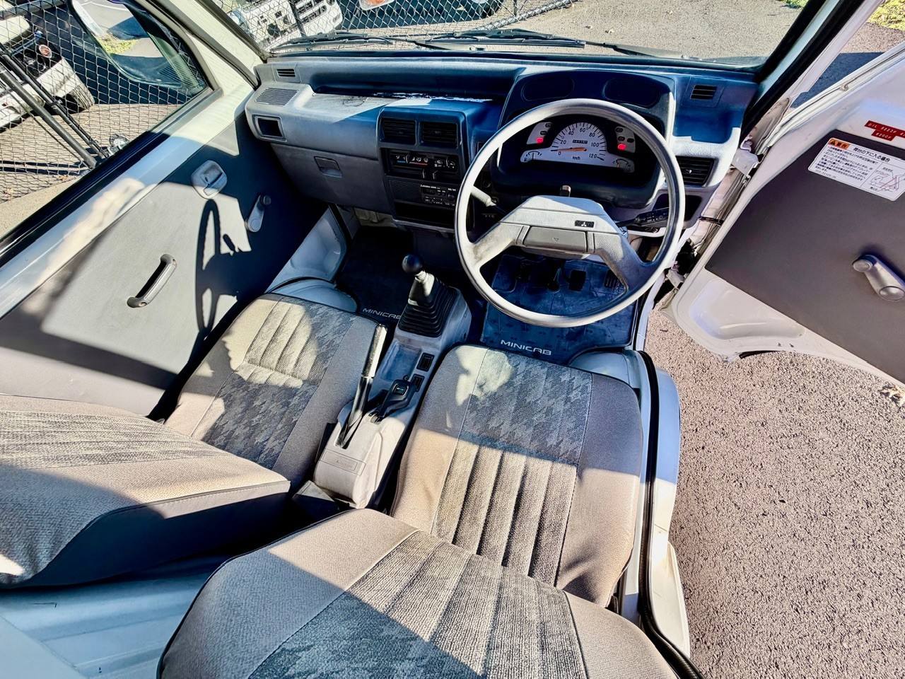 1996 Mitsubishi Minicab HD Dump 4WD, 2Hi-4Hi-4Lo, 5MT