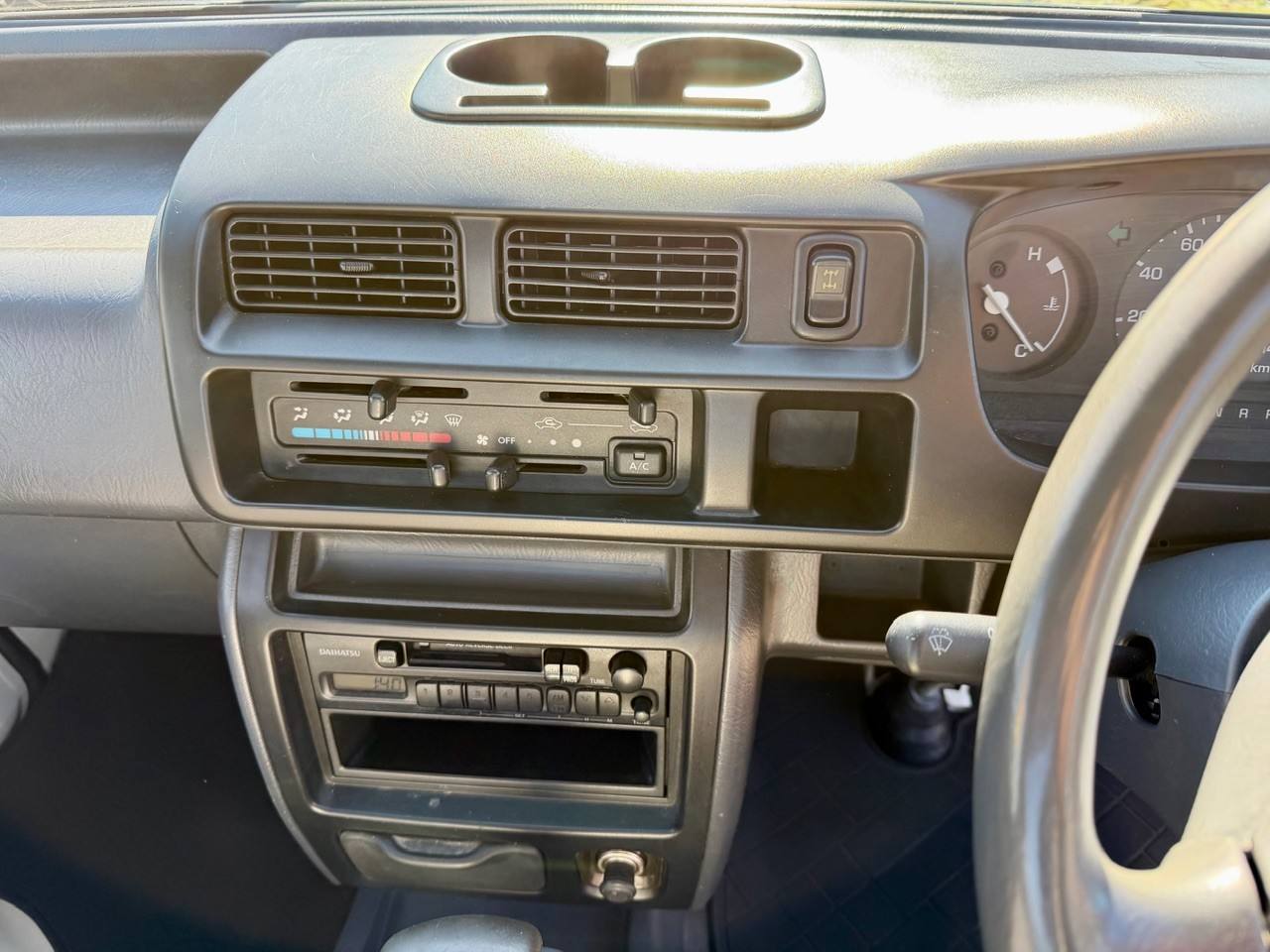 2000 Daihatsu Hi-Jet Twincam 12V EFI 4WD, 2Hi-4Hi, PS, AC, Auto