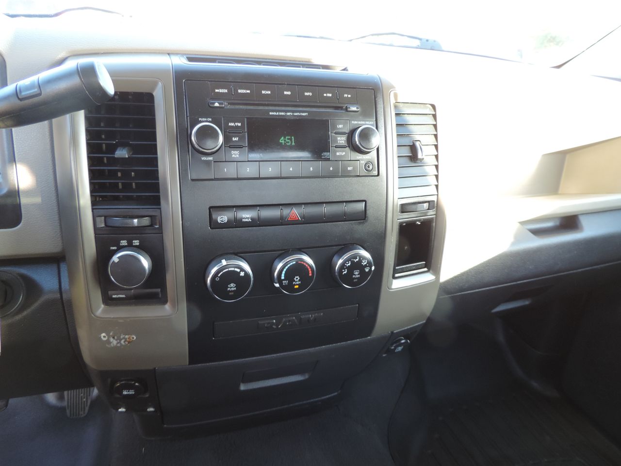 2012 RAM 3500 Reg. Cab ST Flatbed DRW 4WD