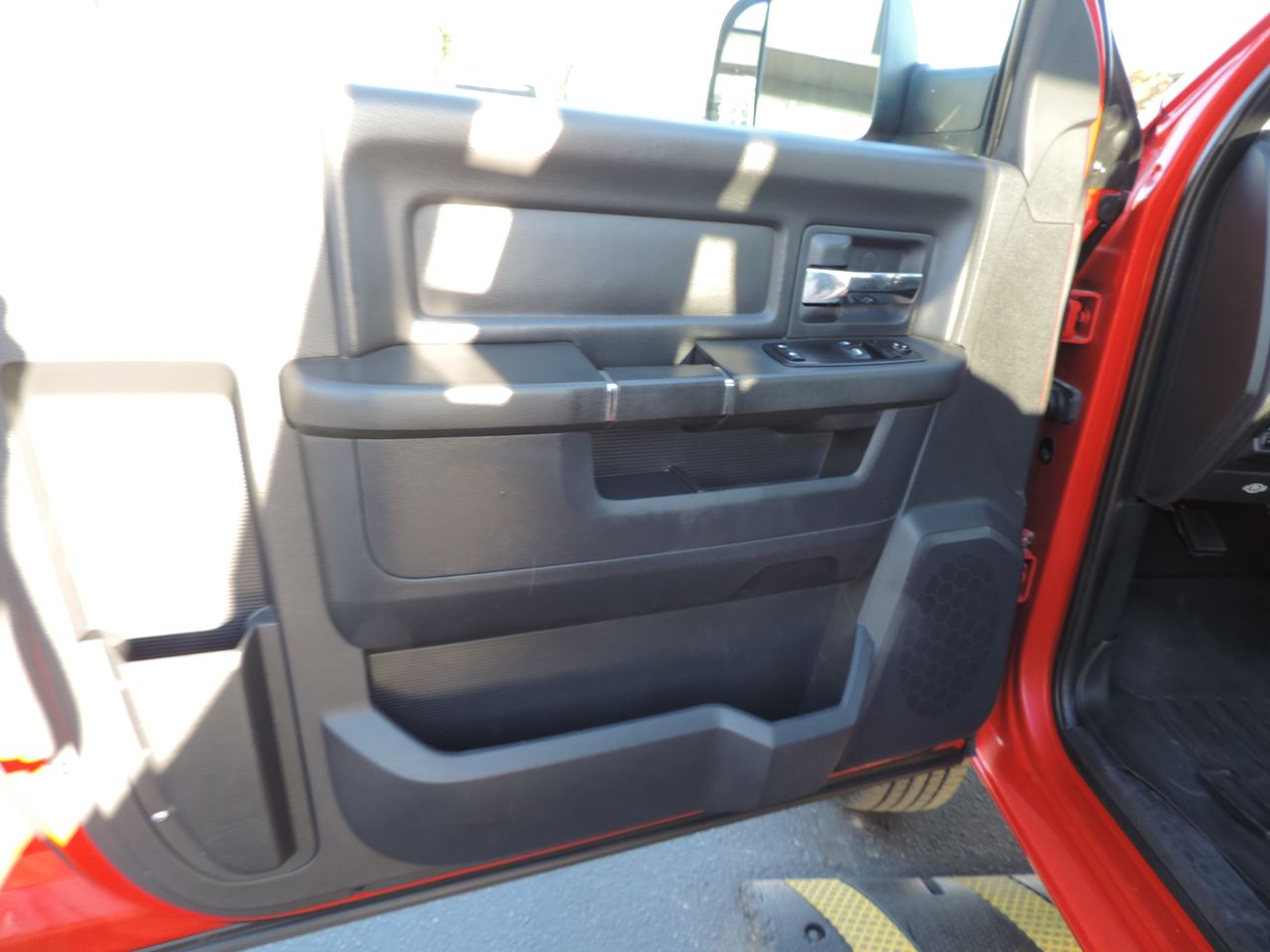 2012 RAM 3500 Reg. Cab ST Flatbed DRW 4WD
