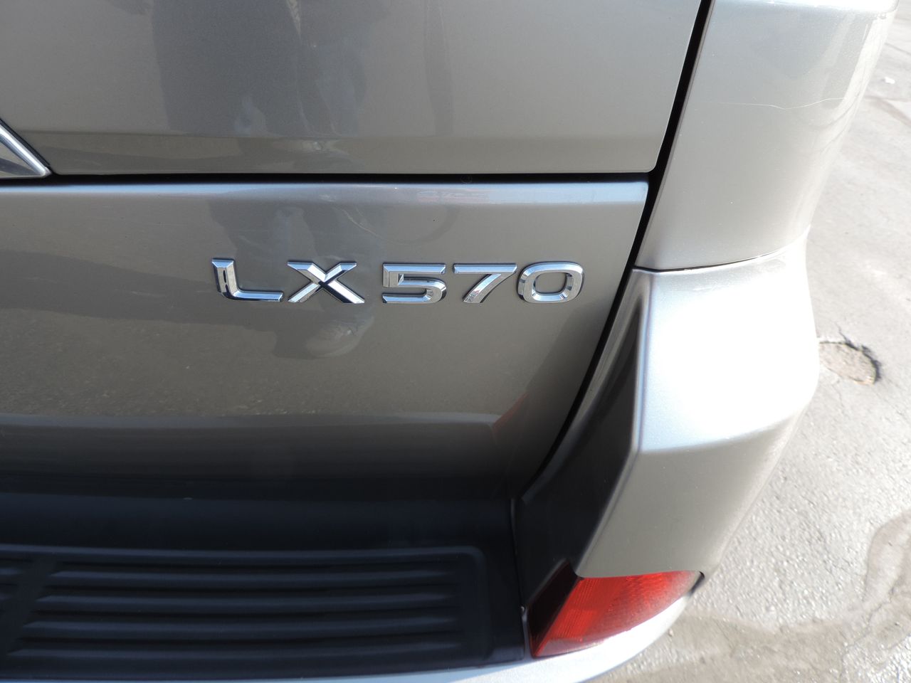 2018 Lexus LX 570 Three-Row