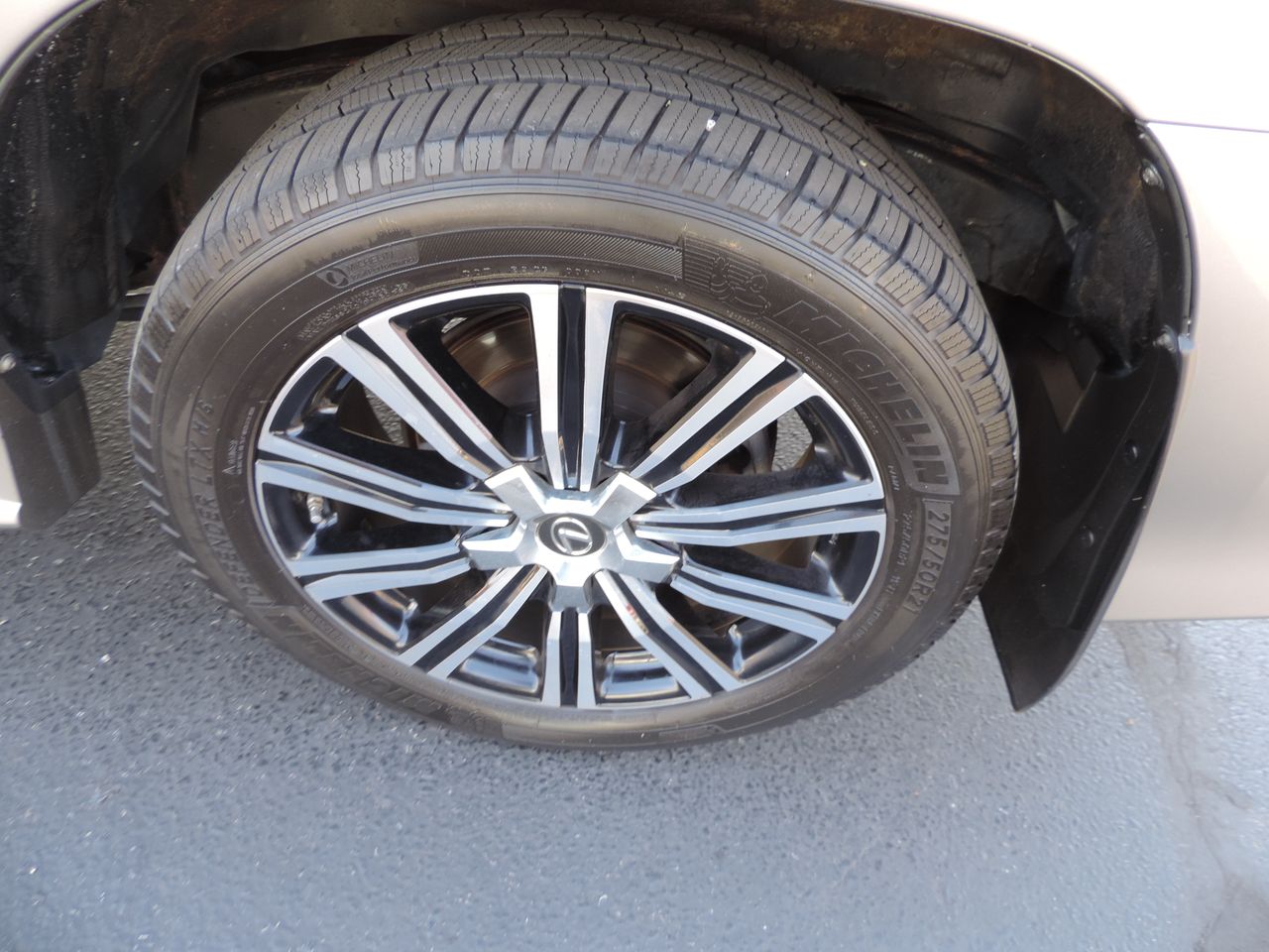 2018 Lexus LX 570 Three-Row