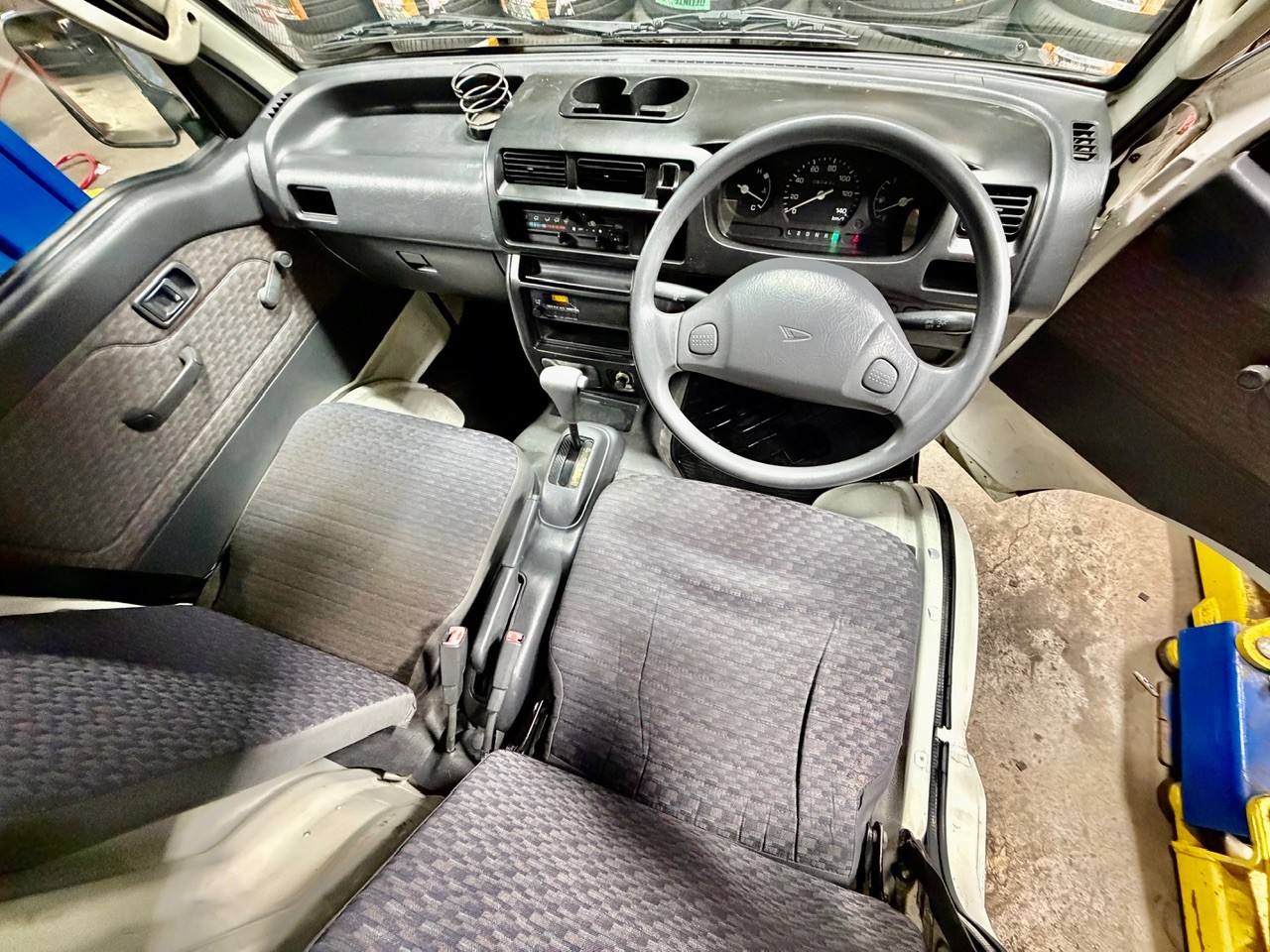 2000 Daihatsu Hi-Jet EFI DLI DOHC 2WD, AC, PS, Automatic, Mint!