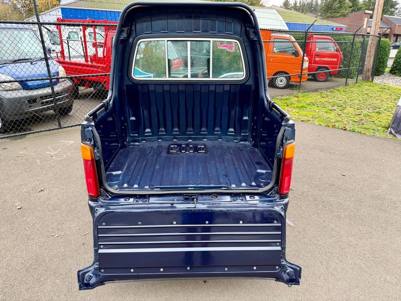 1998 Daihatsu Hi-Jet Deck Van Twincam 12V, 4WD, 2Hi-4Hi, AC, 5MT