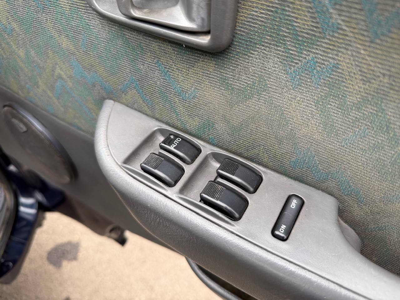 1998 Daihatsu Hi-Jet Deck Van Twincam 12V, 4WD, 2Hi-4Hi, AC, 5MT